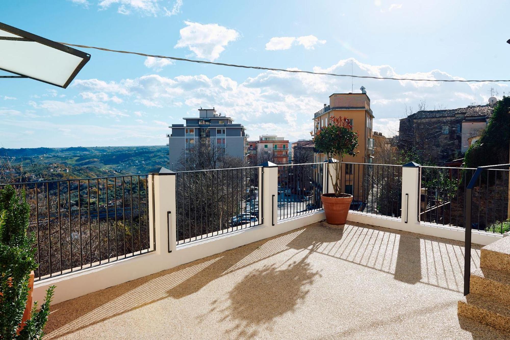 Bed and Breakfast Relais Al Teatro Chieti Esterno foto